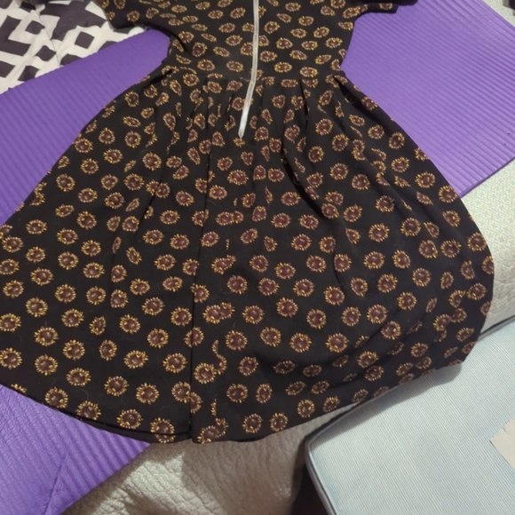 LuLaRoe Amelia XXS black with yellow flowers - Picture 3 of 10